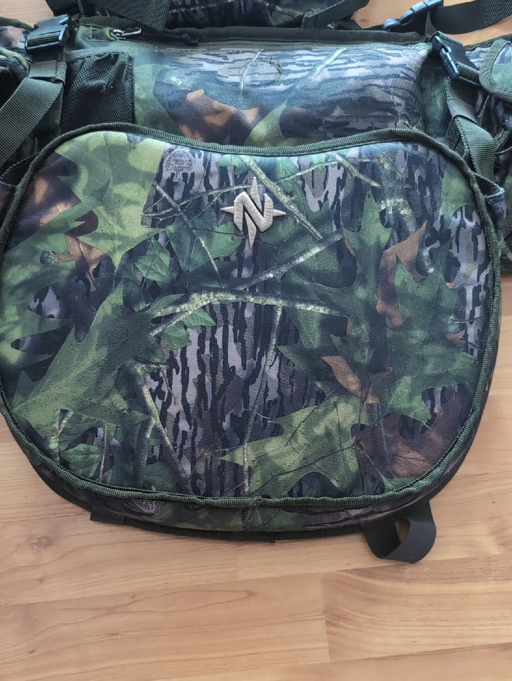 Nomad Pursuit Convertible Turkey Vest Camo Hunting Mossy Oak Padded